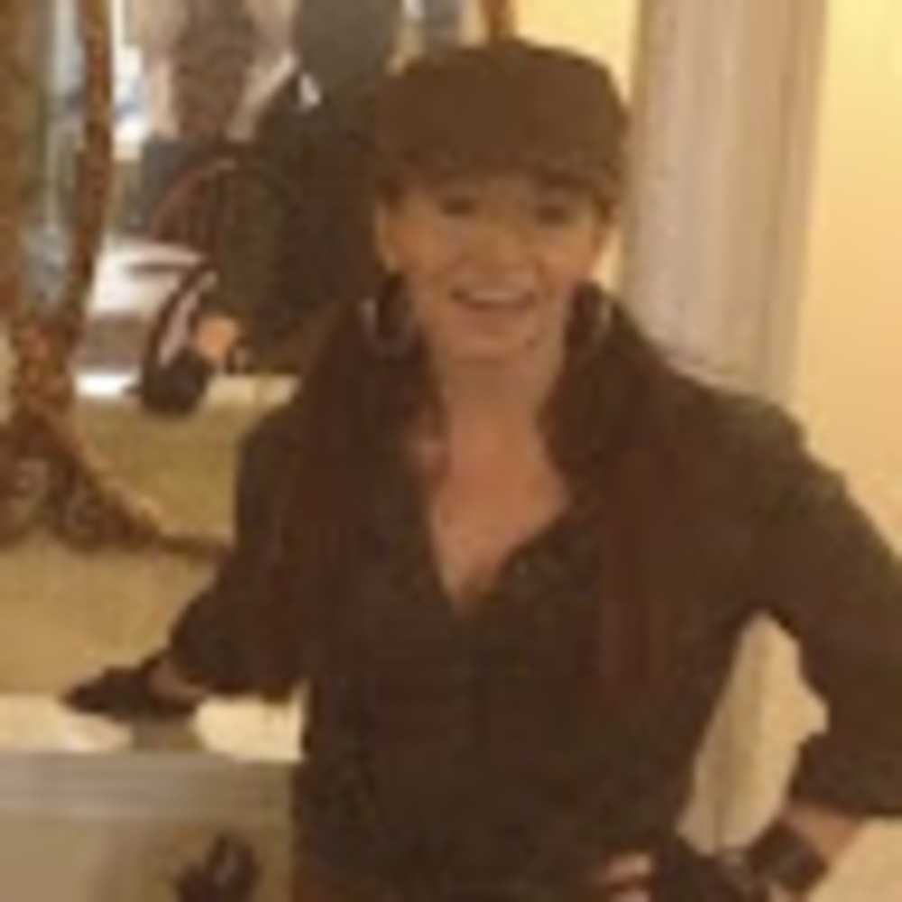 Meet your Posher, Leslie